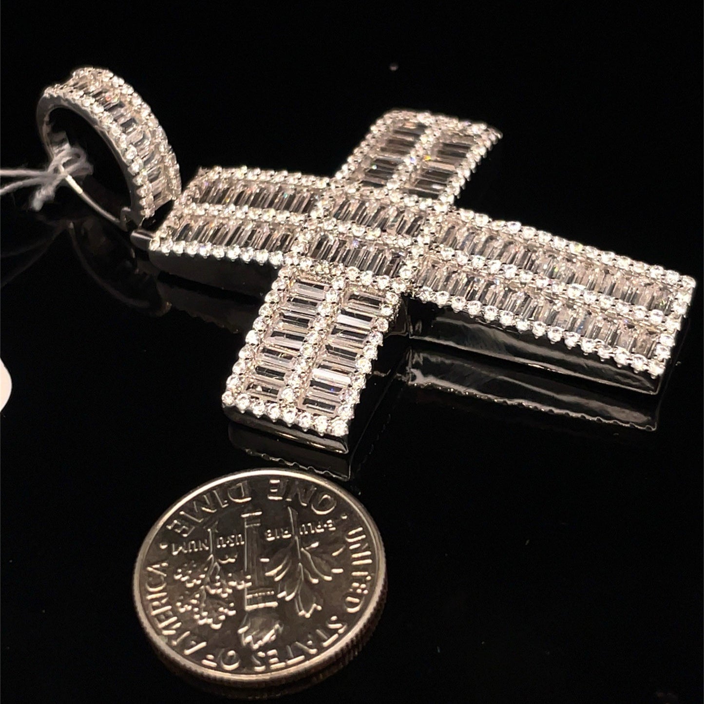 925 Sterling Silver CZ Cross Pendant 15.70g2