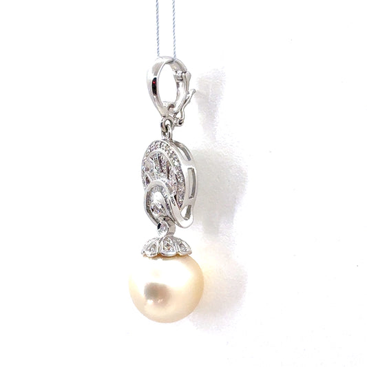 14K White Gold Cultured Saltwater Pearl & Diamond Pendant | Round & Baguette 0.24 TCW, G-I SI1-I1