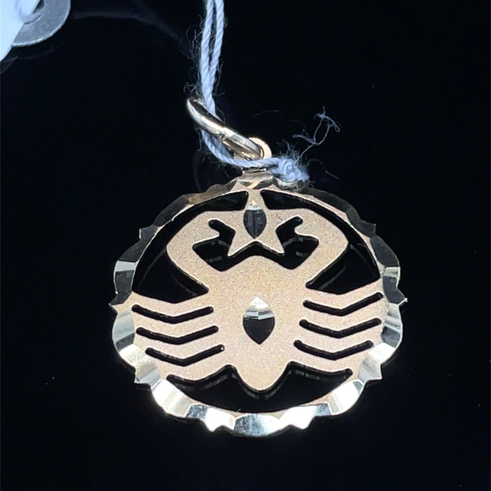 14K Yellow Gold Round Crab Pendant 1.20g1