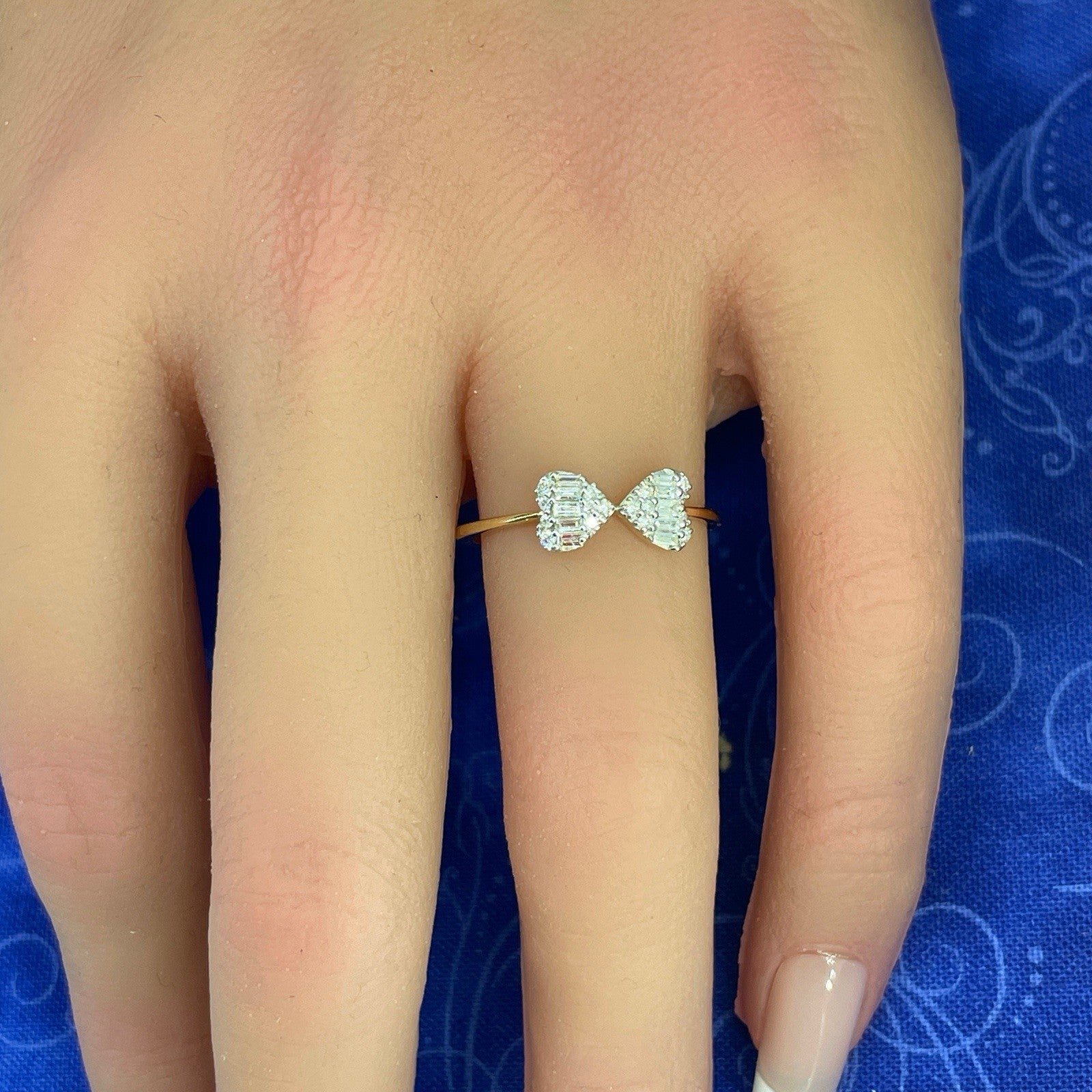 10k Yellow Gold Women’s Diamond Hearts Ring 1.30g Size 7 .2CTW4