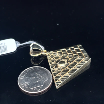 10k Yellow Gold Pyramid Pendant 4.40g1