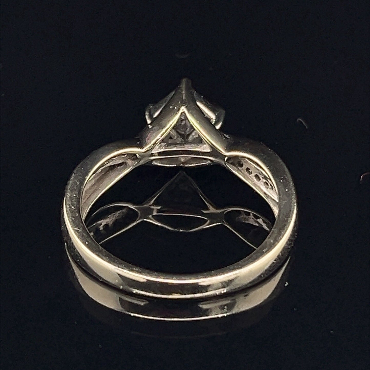 10k white gold princess and round diamond bypass style ring .30 CTW size 73