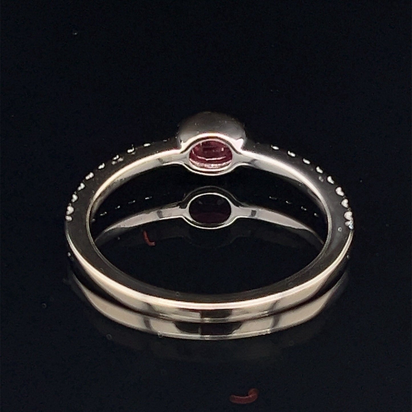 14 karat white gold natural ruby and diamond ring G/H VS Size 72