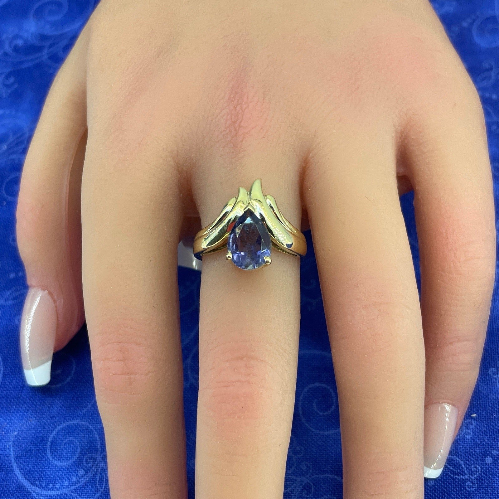 10Kt Yellow Gold Women’s Pear Amethyst Ring 4.40g Size 74