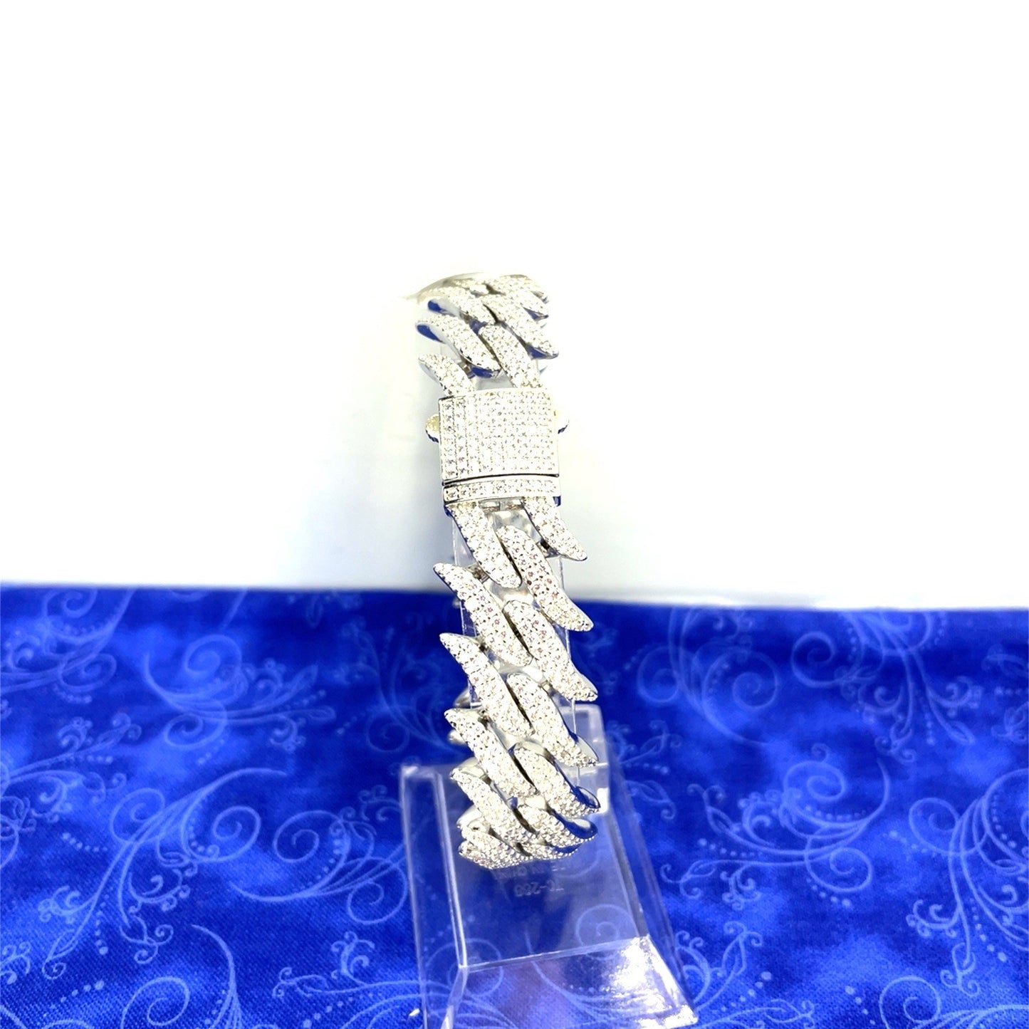 925 Sterling Silver 8” Barb Wire CZ Bracelet 70.80g 17.9mm1