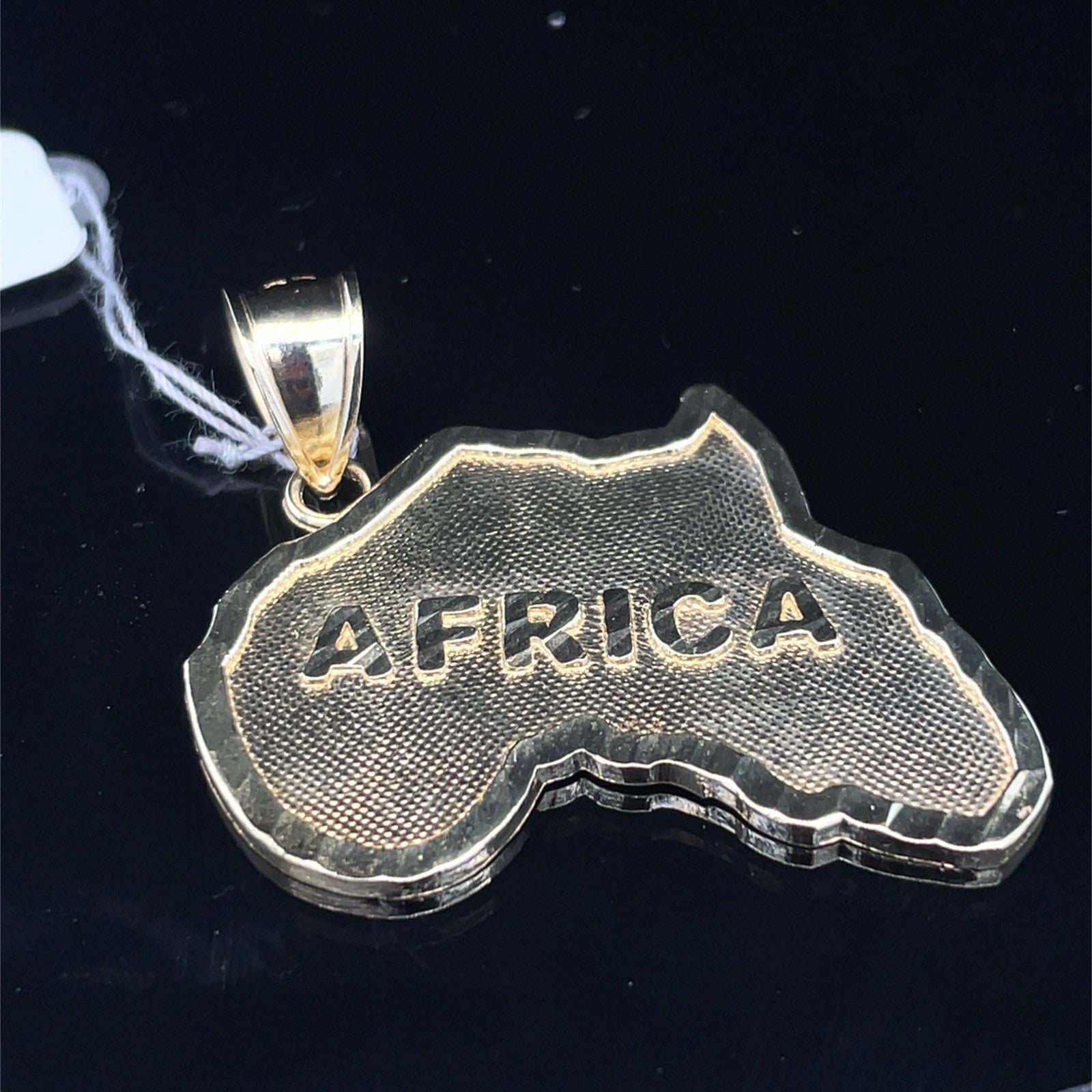 10k Yellow Gold Africa Pendant 5.60g1