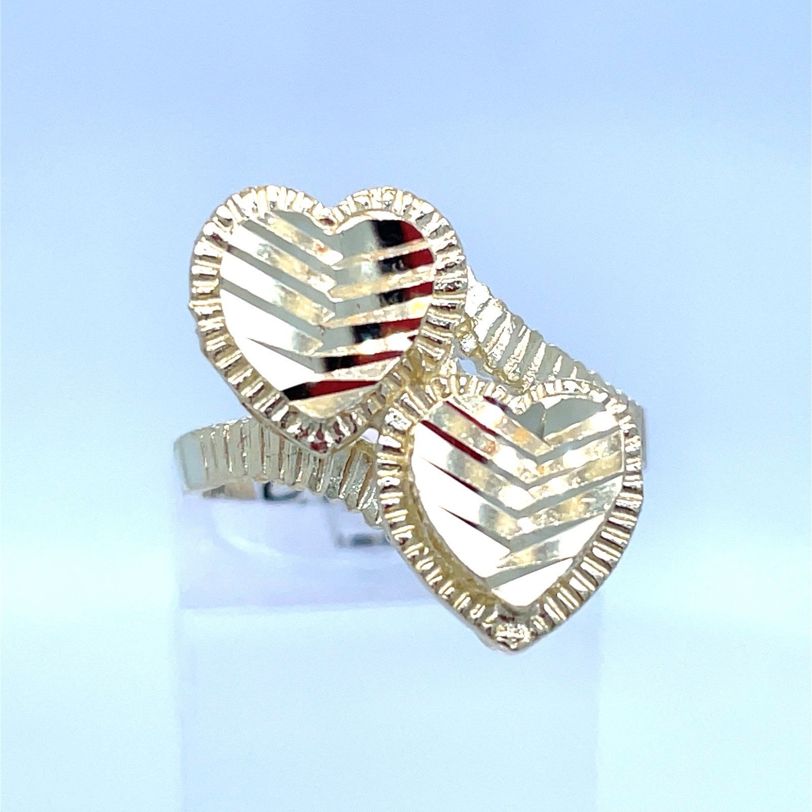10k Yellow Gold Women’s Hearts Ring 3.76g Size 70