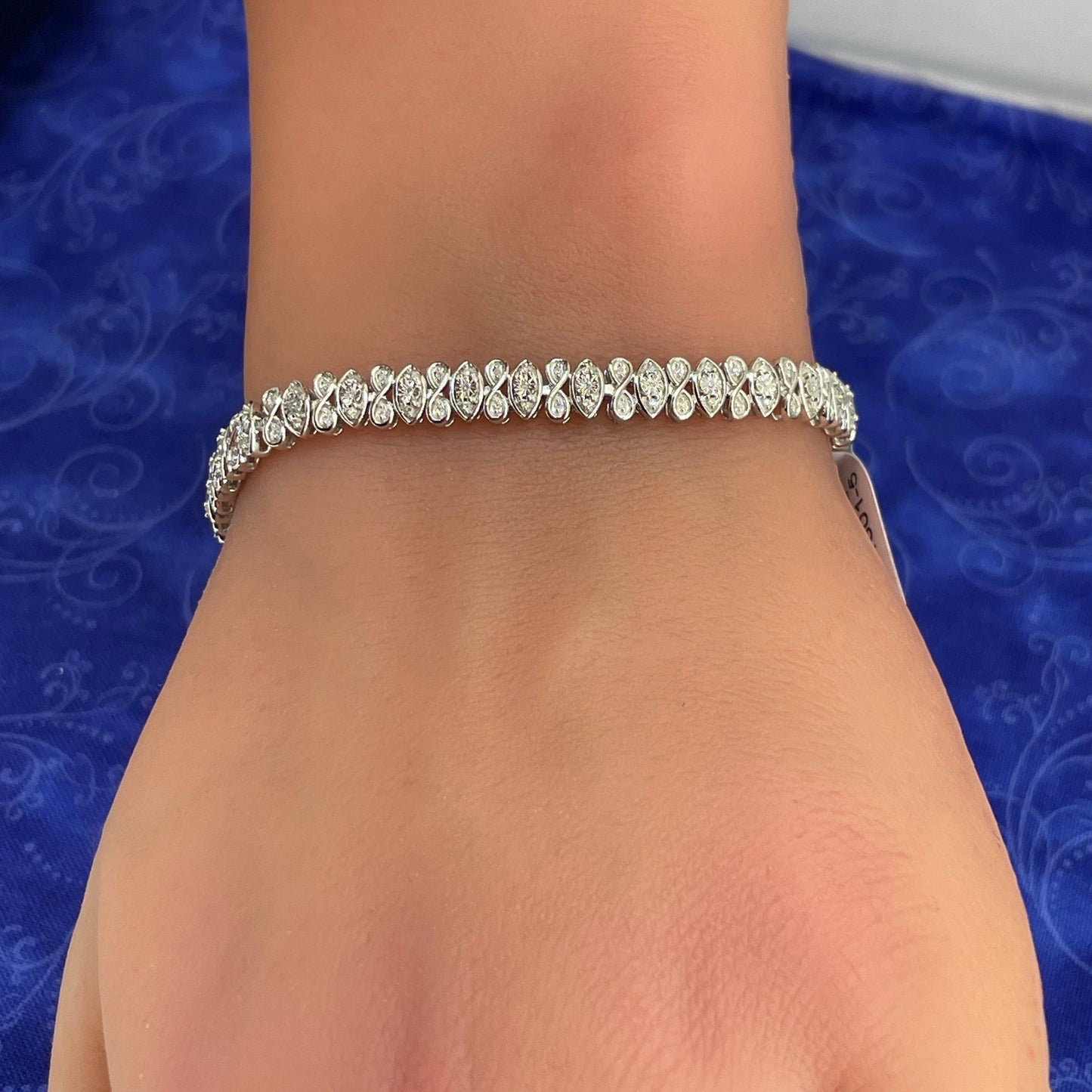 925 Sterling Silver Women’s 7.5” Diamond Oval Infinity Bracelet 11.45g .26CTW3