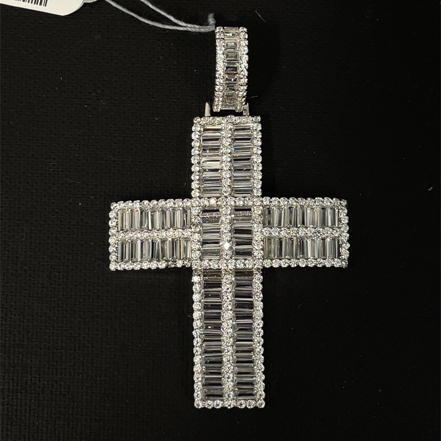 925 Sterling Silver CZ Cross Pendant 15.70g0